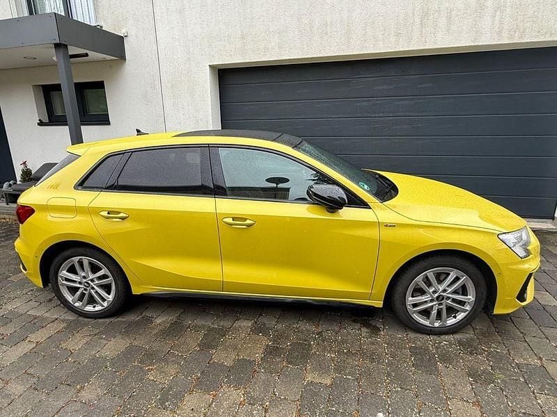 Gelb Gebraucht 2021 Audi A3 S-Line Limousine | 22.500 € (Guter Preis) - Bild 1/4