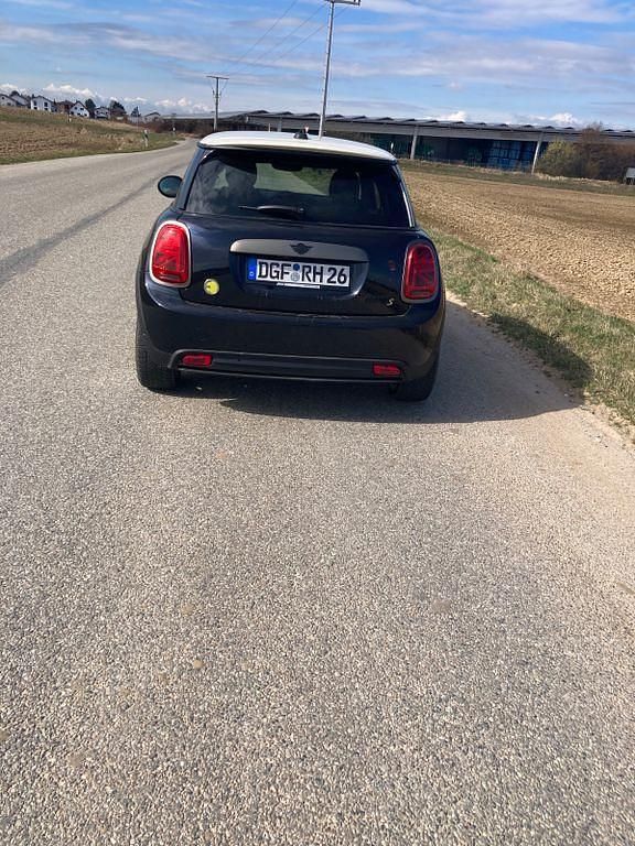 Gebraucht Mini Cooper SE Resolute Edition 135 kW (184 PS) 2023 Schwarz Kleinwagen