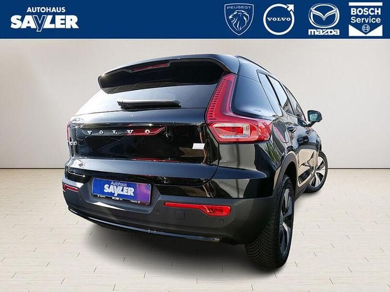 Gebraucht Volvo XC40 Plus 211 PS (155 kW) 2023 Schwarz / onyx schwarz (metallic) SUV