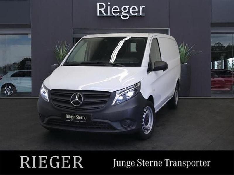 Weiß Gebraucht 2023 Mercedes Vito Van / Kleinbus | 36.533 € (Fairer Preis) - Bild 1/4