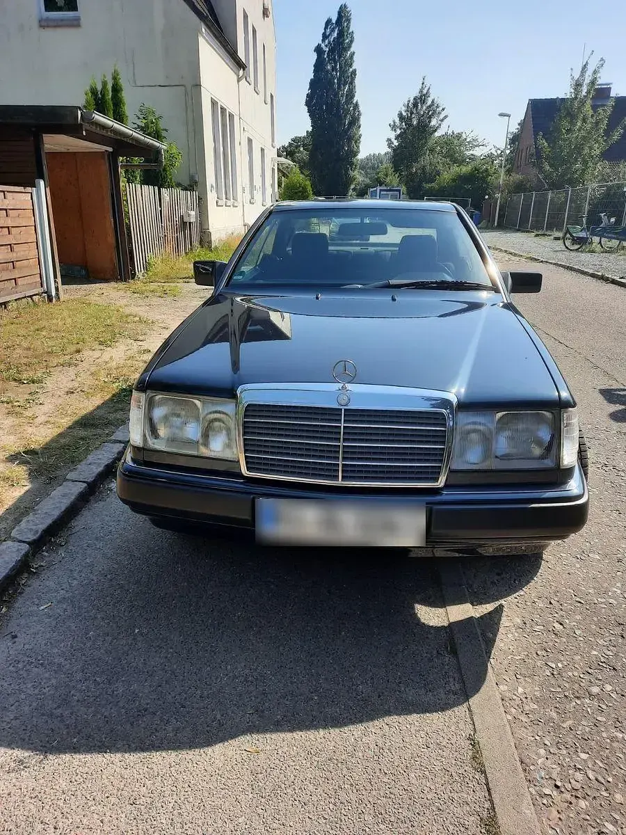 Gebraucht Mercedes E300 Sportline 179 PS (131 kW) 1992 Blau Coupé