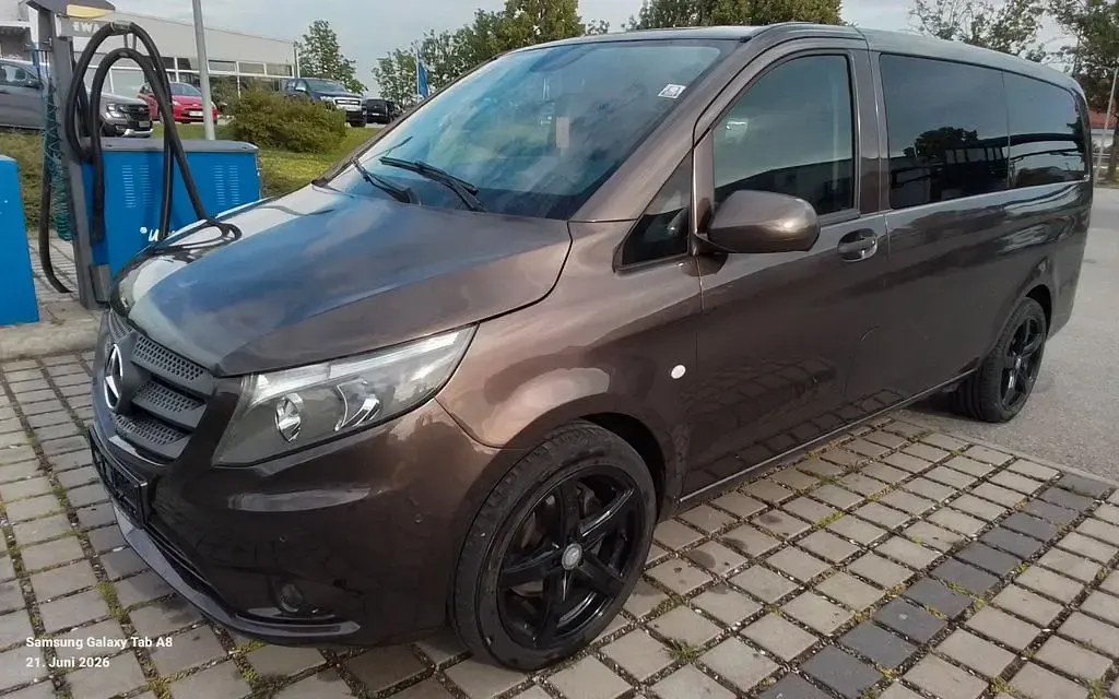 Gebraucht Mercedes Vito 190 PS (139 kW) 2015 Dolomitbraun metallic Van