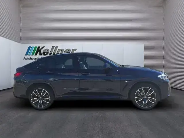 Gebraucht BMW X4 M Sport 288 PS (211 kW) 2024 Tansanitblau met. SUV