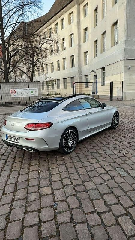 Gebraucht Mercedes C300 252 PS (185 kW) 2020 Silber Coupé