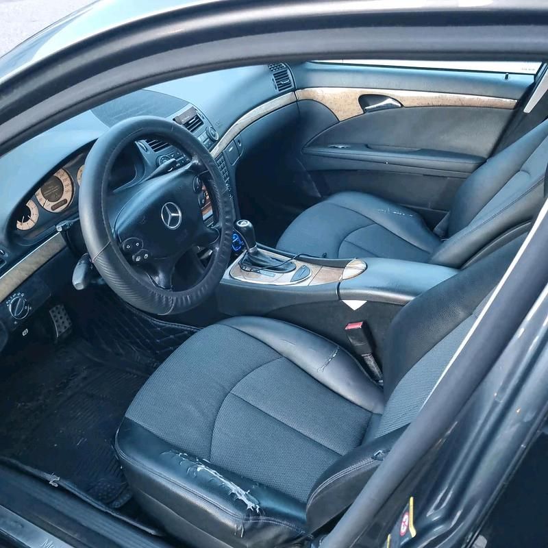 Gebraucht Mercedes E280 190 PS (139 kW) 2008 Grau Limousine