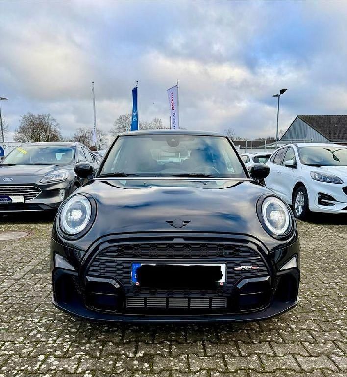 Gebraucht Mini John Cooper Works 136 PS (100 kW) 2024 Schwarz Kleinwagen