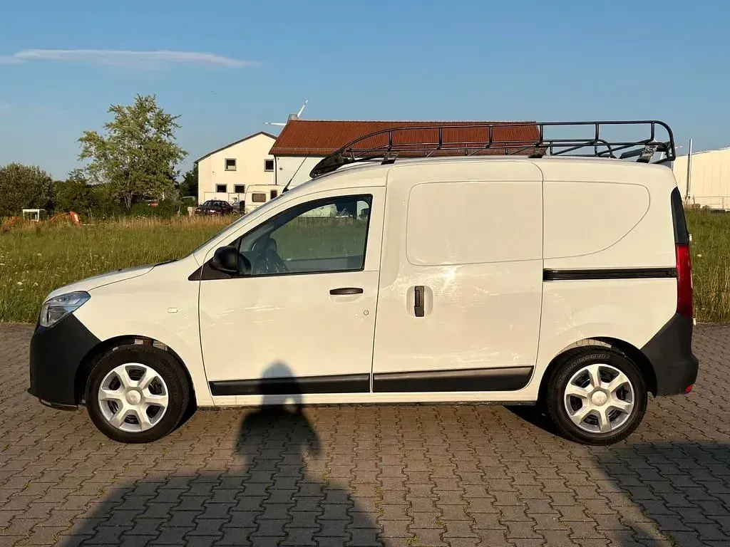 Gebraucht Dacia Dokker Comfort 95 PS (69 kW) 2021 Weiß Van / Kleinbus