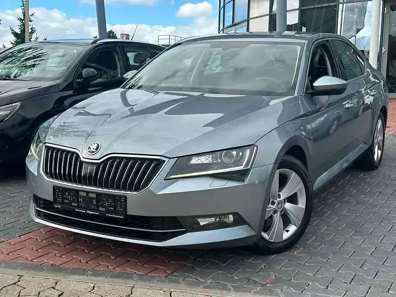 Gebraucht Skoda Superb Ambition 150 PS (110 kW) 2017 Grau Limousine