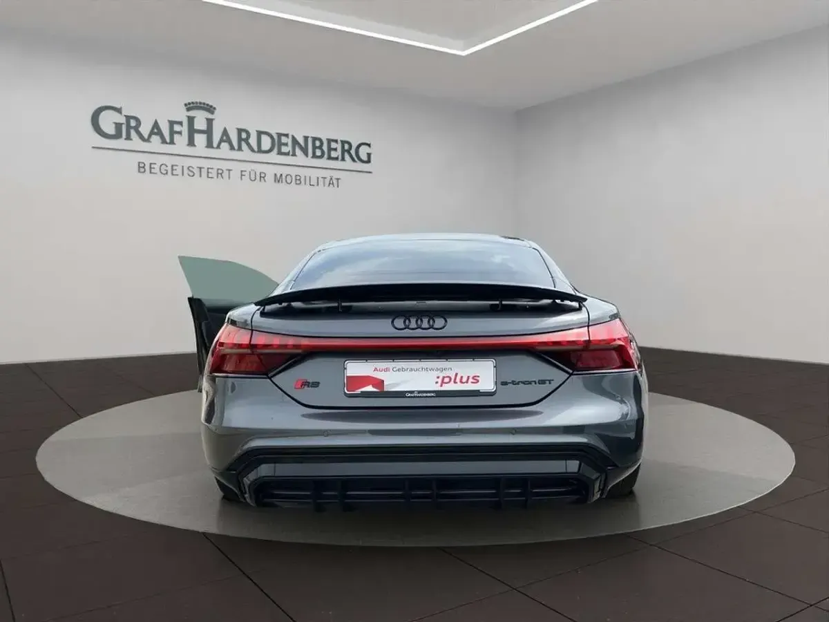Gebraucht Audi e-tron GT quattro Premium 439 kW (598 PS) 2023 Daytonagrau perleffekt Limousine