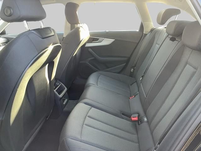 Gebraucht Audi A4 163 PS (119 kW) 2023 Schwarz Kombi