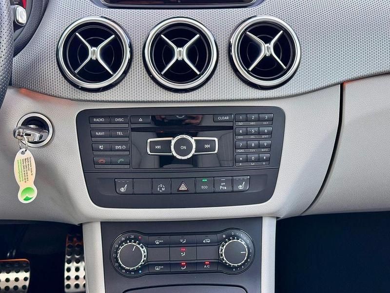 Gebraucht Mercedes B200 156 PS (114 kW) 2012 Silber Van / Kleinbus