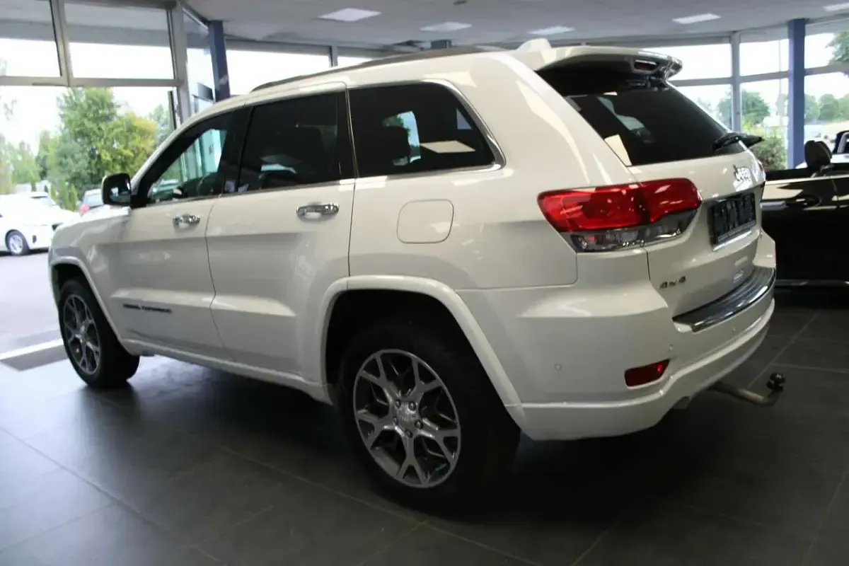 Gebraucht Jeep Grand Cherokee Overland 250 PS (183 kW) 2020 Weiß SUV