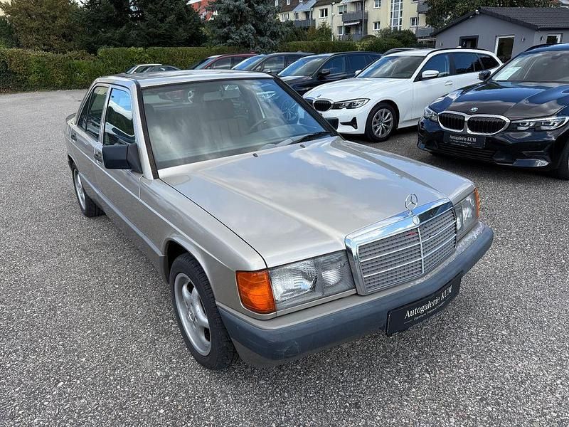 Beige Gebraucht 1989 Mercedes 190 Limousine | 5.950 € - Bild 1/4