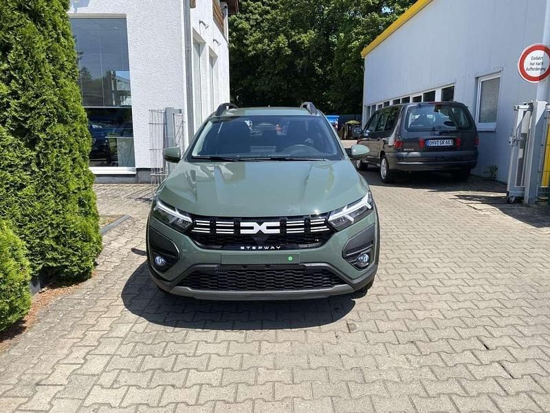 Neu Dacia Sandero Expression 91 PS (66 kW) 2025 Grün Kleinwagen