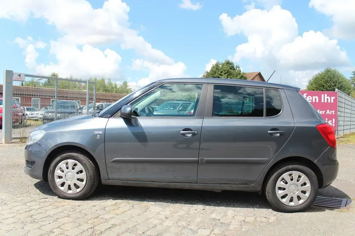 Gebraucht Skoda Fabia Family 60 PS (44 kW) 2011 Grau Kombi