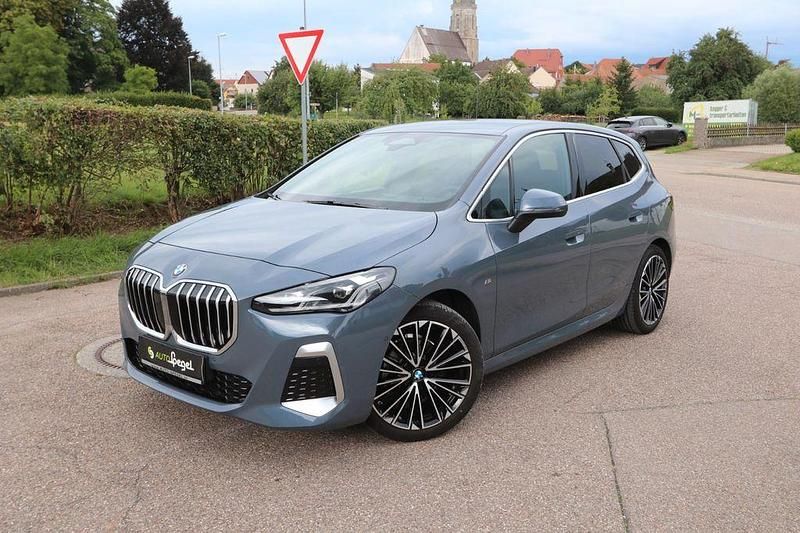 Grau Gebraucht 2024 BMW 218 M Sport Kombi | 26.990 € (Guter Preis) - Bild 1/4