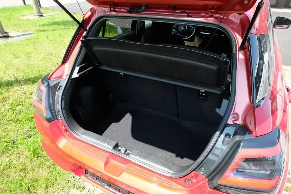 Gebraucht Suzuki Swift Comfort+ 83 PS (61 kW) 2025 Rot Kleinwagen