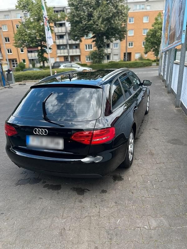 Gebraucht Audi A4 143 PS (105 kW) 2009 Schwarz Limousine