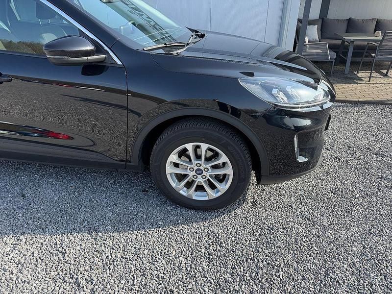 Gebraucht Ford Kuga Titanium 152 PS (111 kW) 2022 Schwarz SUV