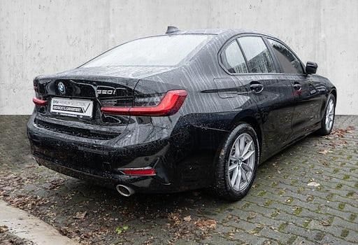 Gebraucht BMW 320 Advantage 184 PS (135 kW) 2022 Schwarz Limousine