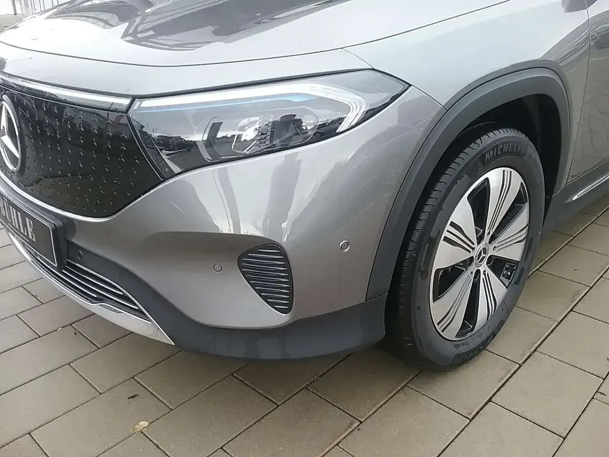 Gebraucht Mercedes EQB250+ Advanced Plus 139 kW (190 PS) 2025 Grau SUV