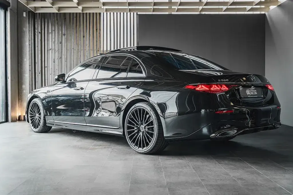Neu Mercedes S580 Premium Plus 537 PS (394 kW) 2026 Schwarz Limousine