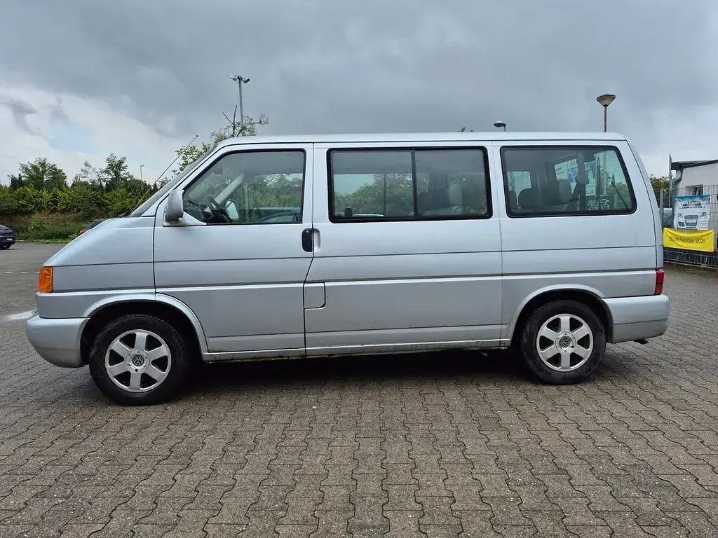 Second-hand VW Caravelle 102 CP (75 kW) 2001 Argintiu Van