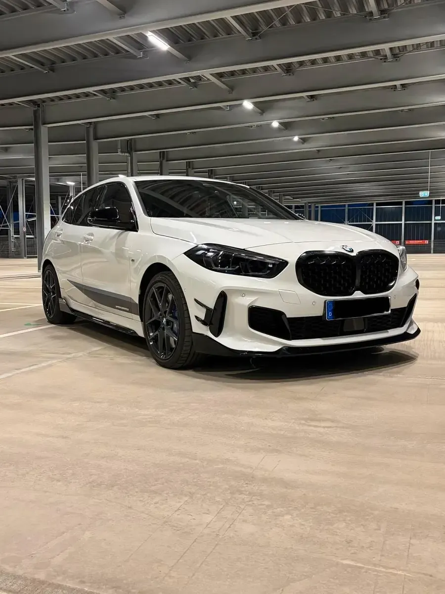 Używany BMW M135 M Performance 306 KM (225 kW) 2021 Biały Hatchback