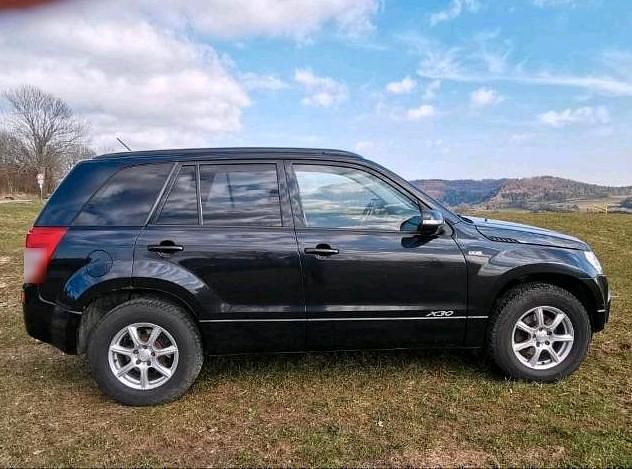 Gebraucht Suzuki Grand Vitara 129 PS (94 kW) 2011 Schwarz SUV