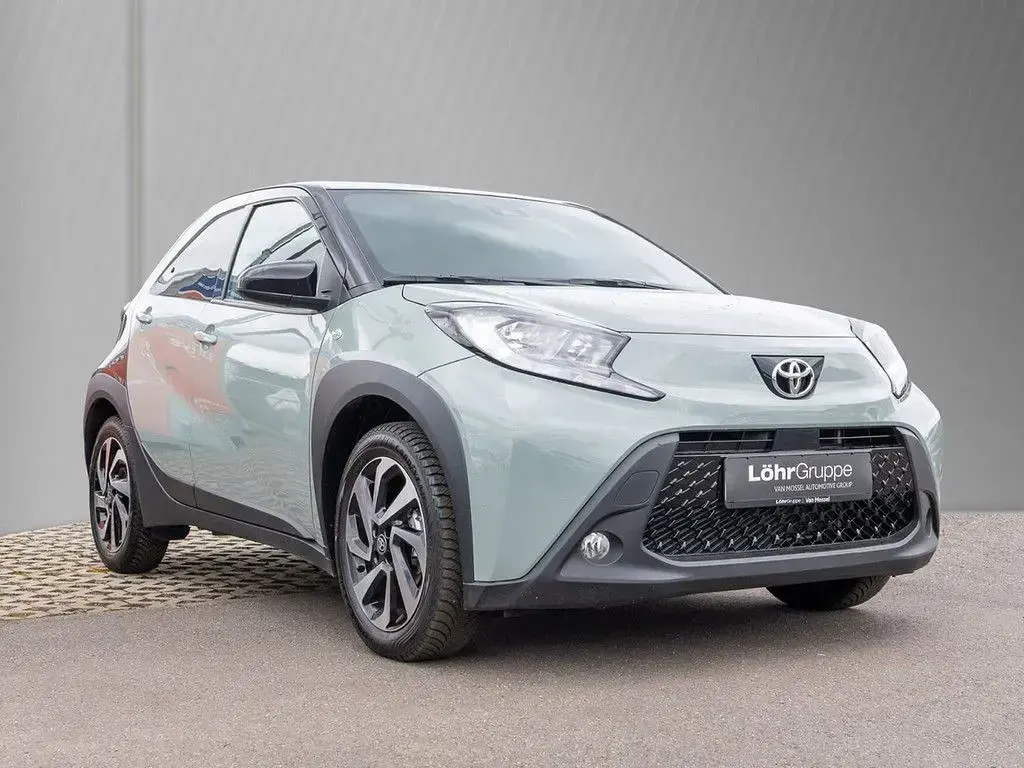 Gebraucht Toyota Aygo X 72 PS (52 kW) 2025 Schwarz SUV