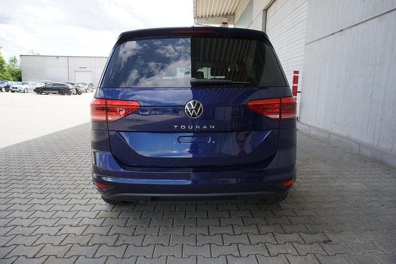 Neu VW Touran 150 PS (110 kW) 2026 Atlantic blau metallic Van / Kleinbus