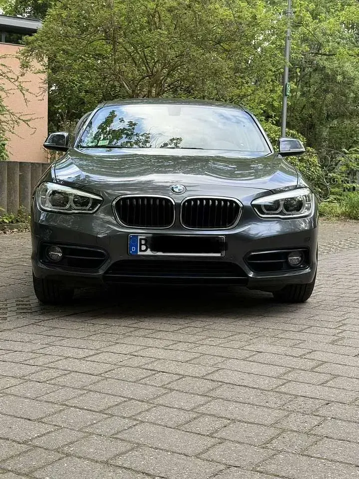Gebraucht BMW 120 Sport Line 184 PS (135 kW) 2018 Grau Kleinwagen