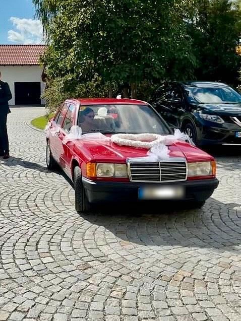 Gebraucht Mercedes 190 122 PS (89 kW) 1983 Rot Limousine