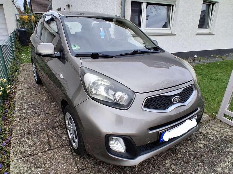 Gebraucht Kia Picanto Attract 69 PS (50 kW) 2012 (im) titanium silver Kleinwagen