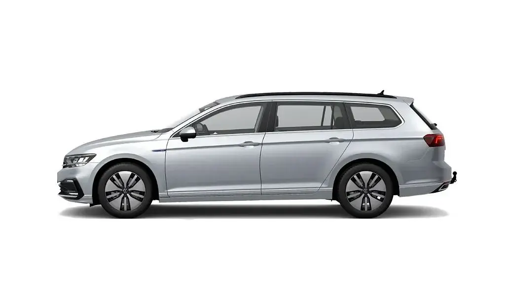 Gebraucht VW Passat GTE 218 PS (160 kW) 2022 Scale silver metallic Kombi