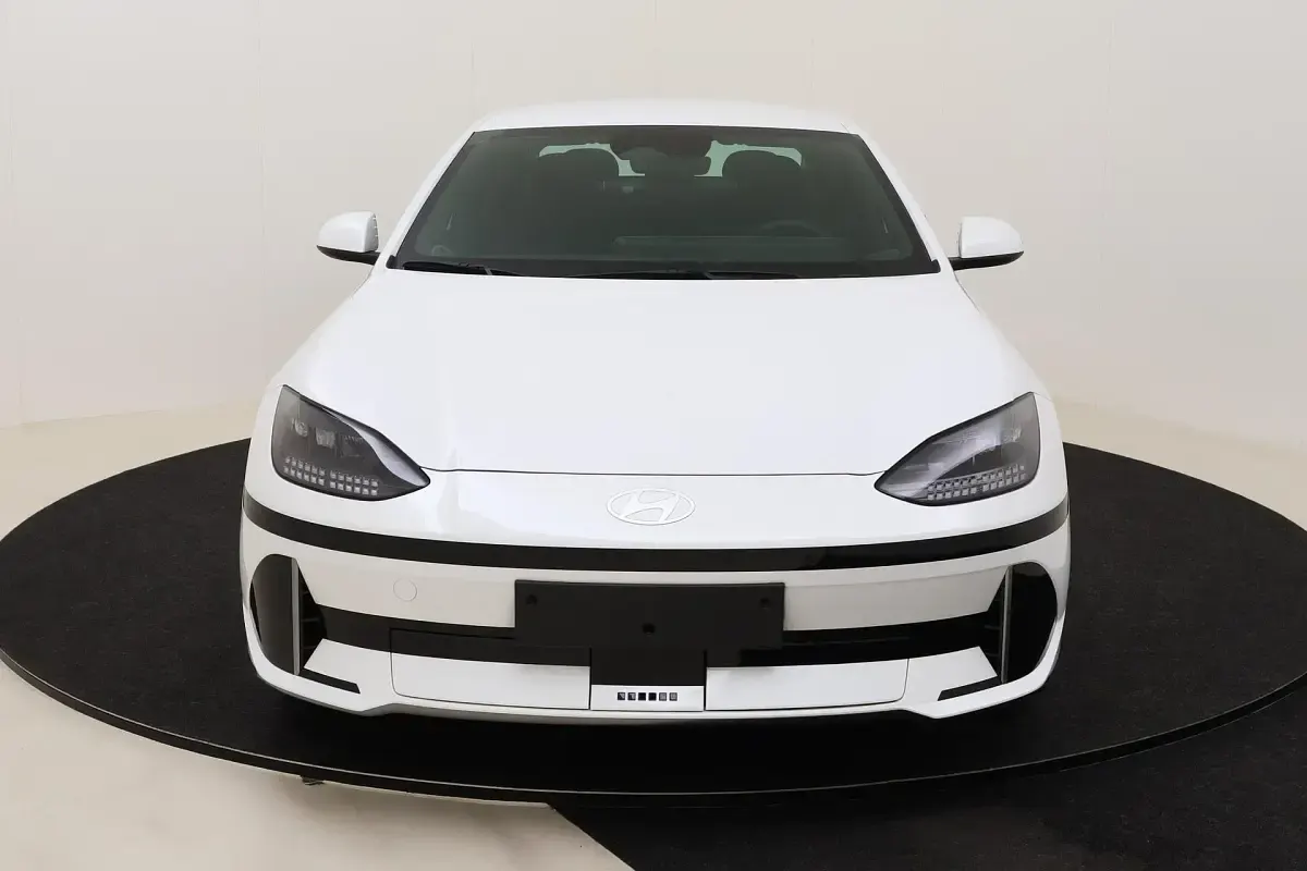 Neu Hyundai Ioniq 6 111 kW (151 PS) 2026 Serenity white Limousine