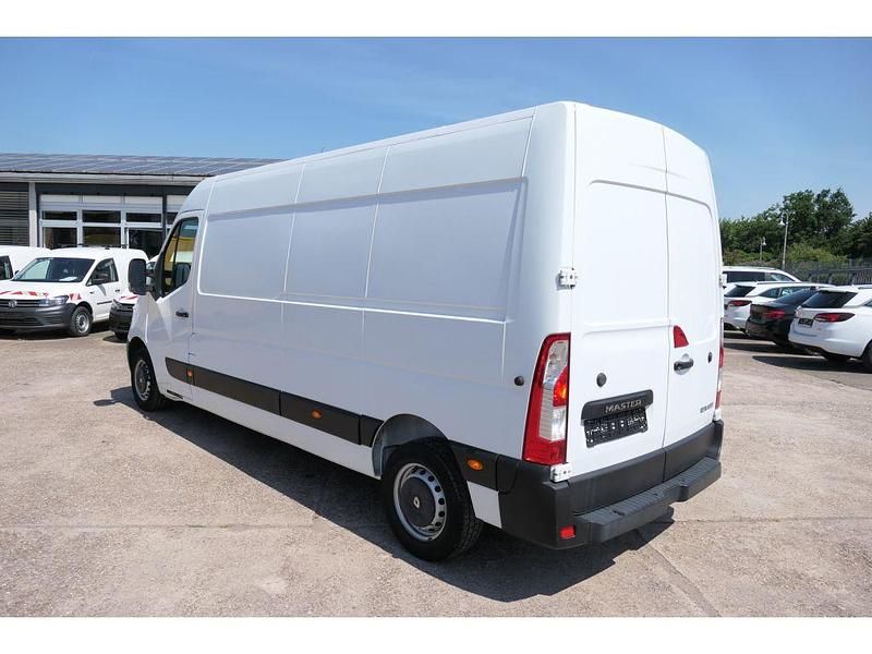 Second-hand Renault Master 131 CP (96 kW) 2018 Alb Van