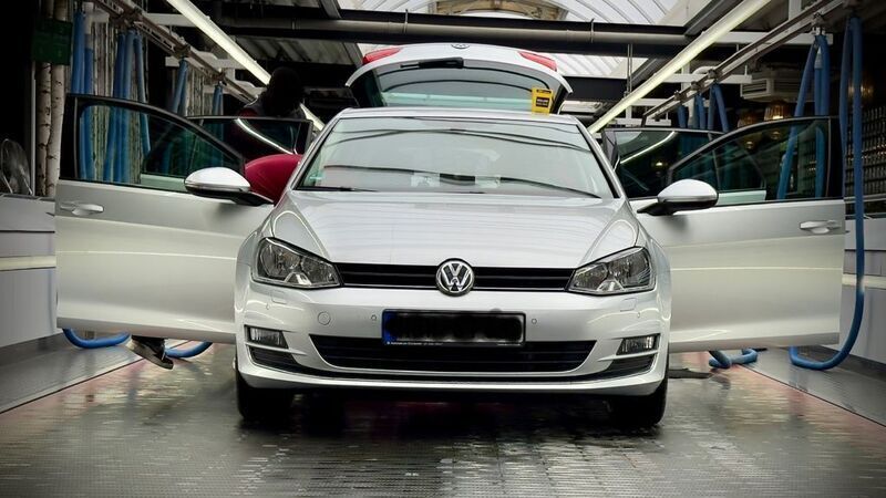 Silber Gebraucht 2016 VW Golf VII Allstar Limousine | 12.500 € (Guter Preis) - Bild 1/4