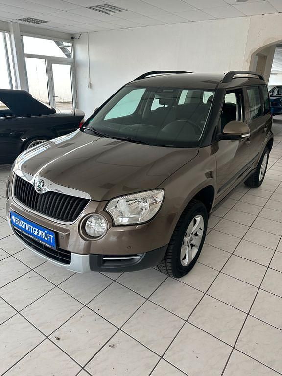 Braun Gebraucht 2010 Skoda Yeti SUV | 8.350 € (Etwas zu teuer) - Bild 1/4