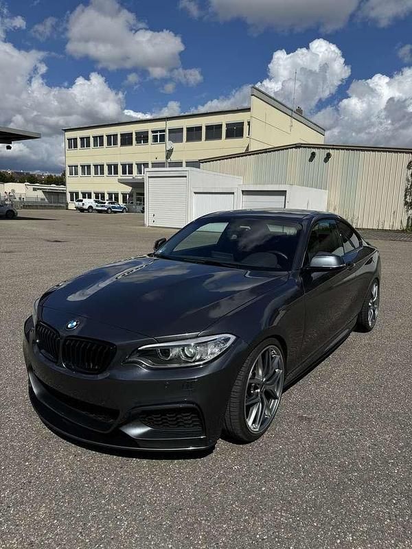 Grau Gebraucht 2017 BMW M240 M Sport Coupé | 38.000 € (Fairer Preis) - Bild 1/4