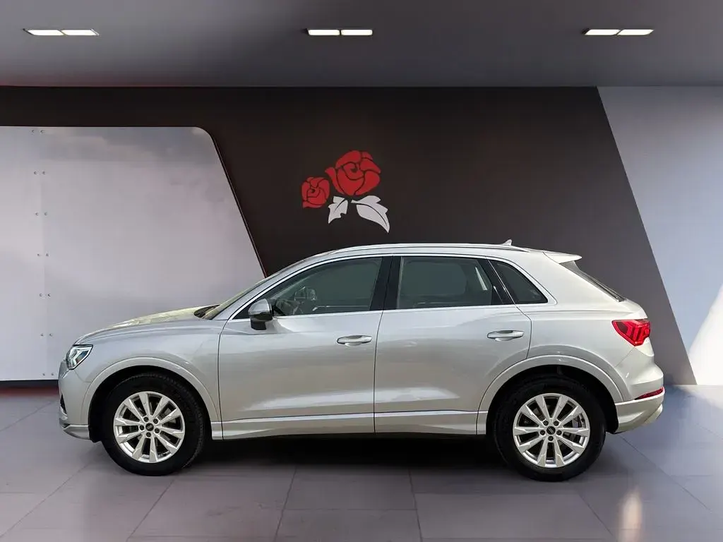 Gebraucht Audi Q3 Ambiente 150 PS (110 kW) 2022 Florettsilber metallic SUV