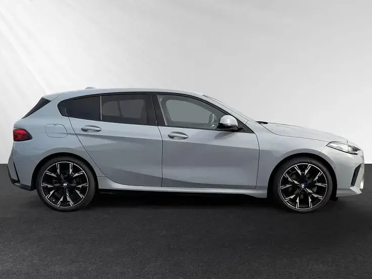 Gebraucht BMW 120 M Sport 163 PS (119 kW) 2025 Brooklyn grau metallic Kleinwagen