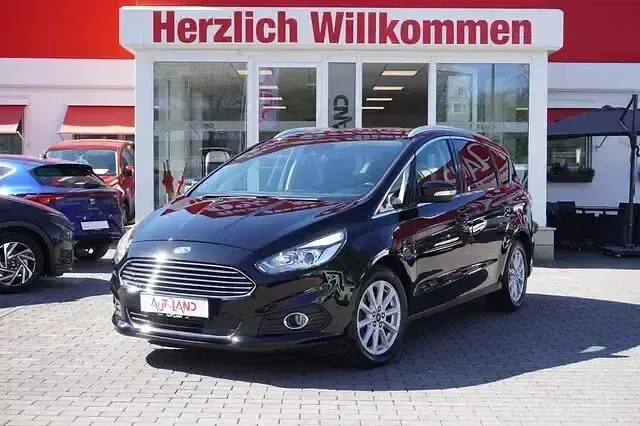 Second-hand Ford S-MAX Titanium 150 CP (110 kW) 2017 Negru Monovolum