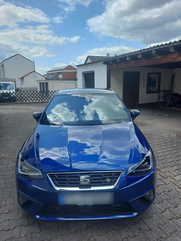 Blau Gebraucht 2021 Seat Ibiza FR Limousine | 17.941 € (Superpreis) - Bild 1/4