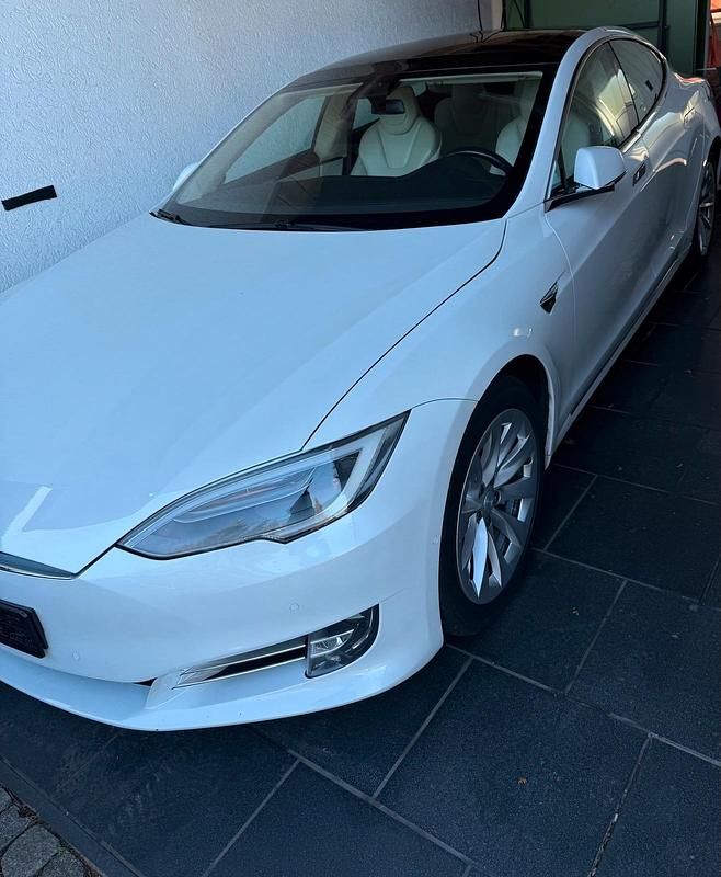 Gebraucht Tesla Model S 386 kW (525 PS) 2018 Weiß Kleinwagen