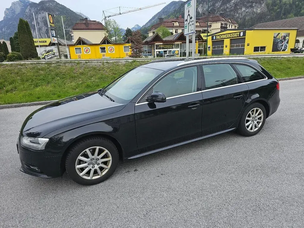 Second-hand Audi A4 Attraction 120 CP (88 kW) 2013 Negru Break