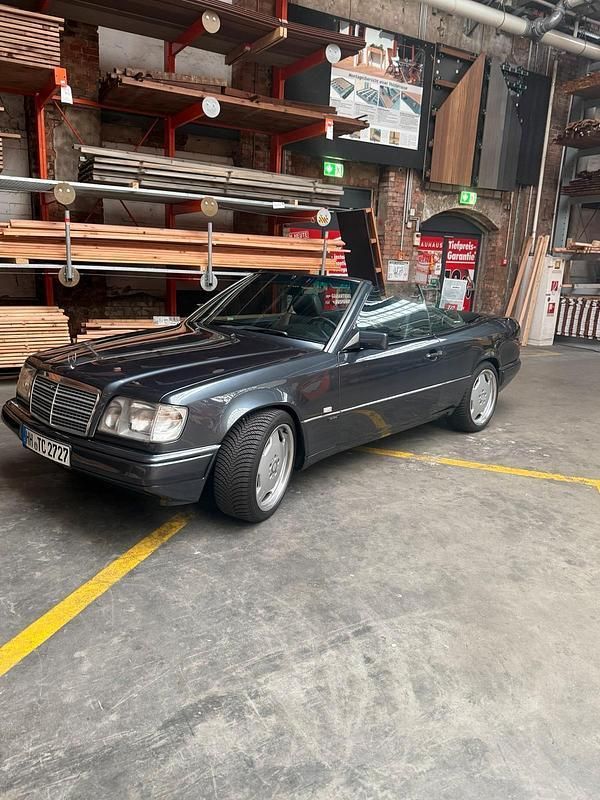 Grau Gebraucht 1997 Mercedes E220 Edition Cabrio | 18.000 € (Superpreis) - Bild 1/4