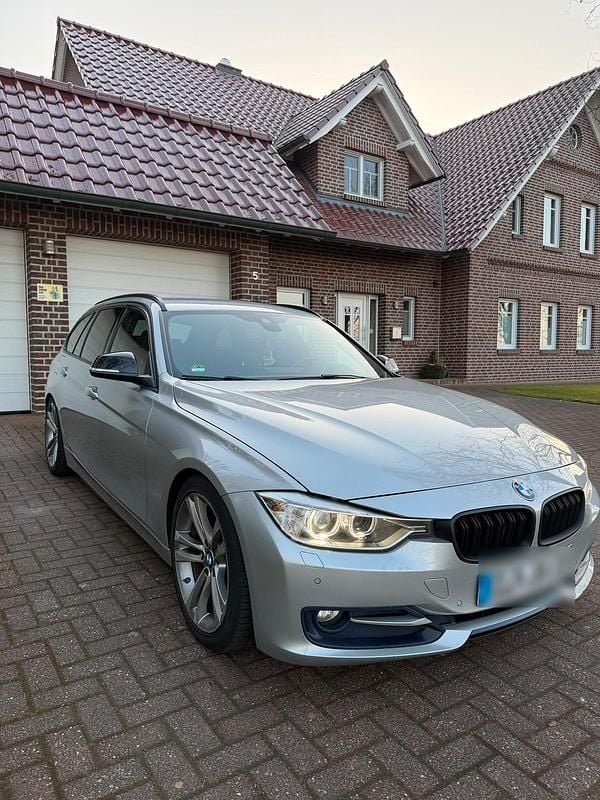 Gebraucht BMW 320 184 PS (135 kW) 2015 Silber Kombi