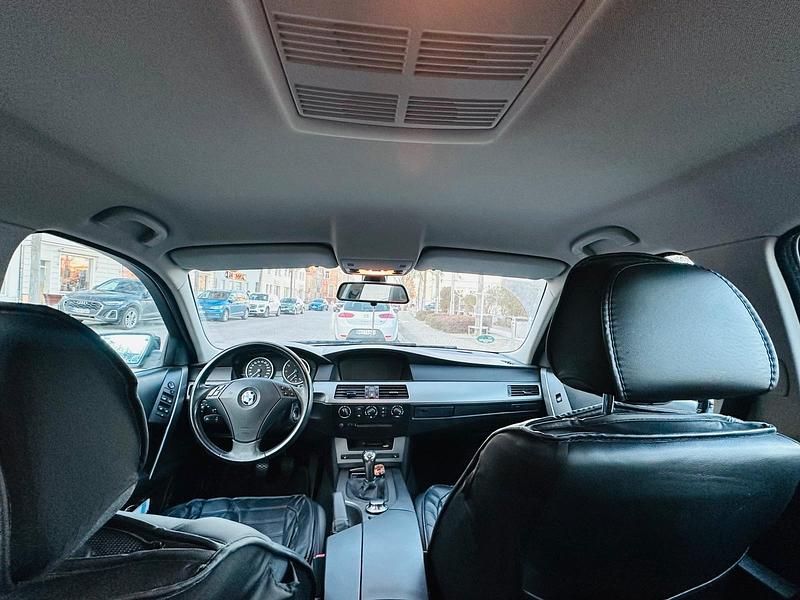 Gebraucht BMW 523 177 PS (130 kW) 2005 Blau Kombi