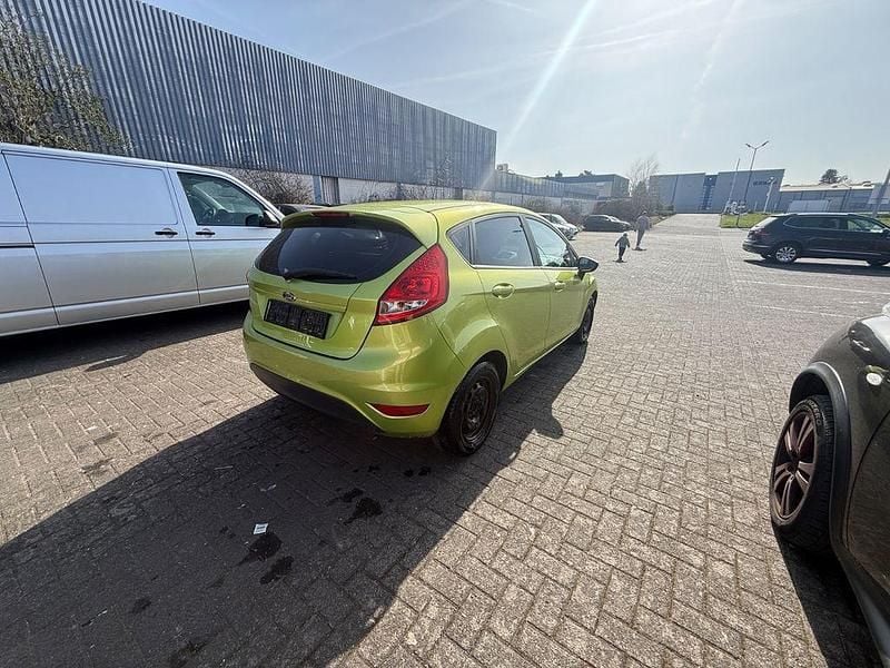 Gebraucht Ford Fiesta Trend 90 PS (66 kW) 2009 Blau Kleinwagen